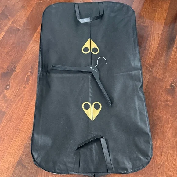 Moose Knuckles Black Travel Garment Bag with hanger - Picture 2 of 5